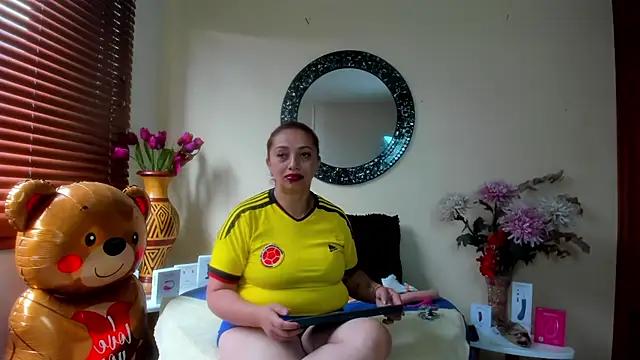 Maye Milf  online show from March 28, 12:50 pm