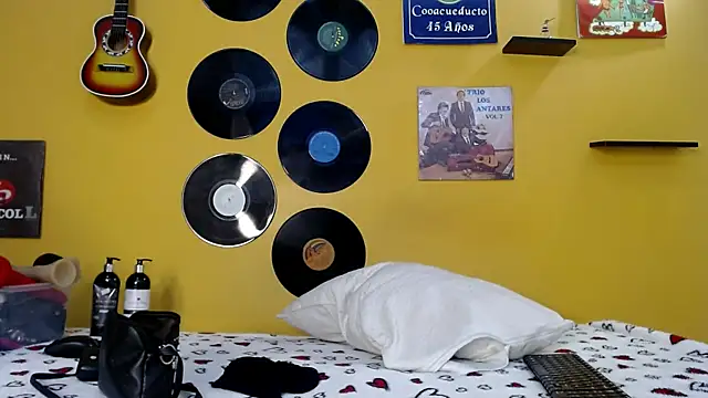 lilithevil32 online show from April 5, 4:08 am