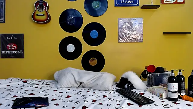 lilithevil32 online show from May 1, 1:43 am
