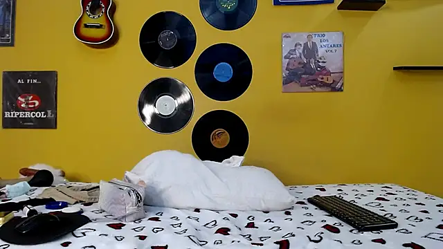 lilithevil32 online show from March 19, 3:06 am