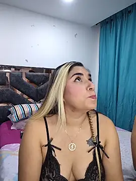 DulceAndChef online show from April 22, 5:25 am