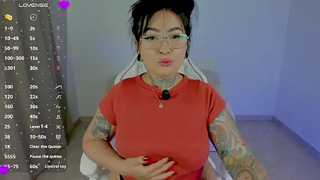 heeyy kitty online show from April 22, 8:04 pm