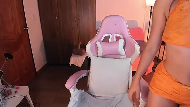 hi kiittyy online show from March 19, 9:53 am