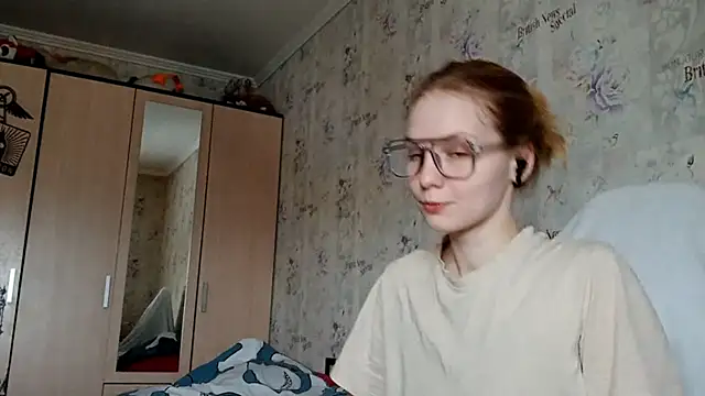 Emmaheartley online show from March 13, 5:34 am