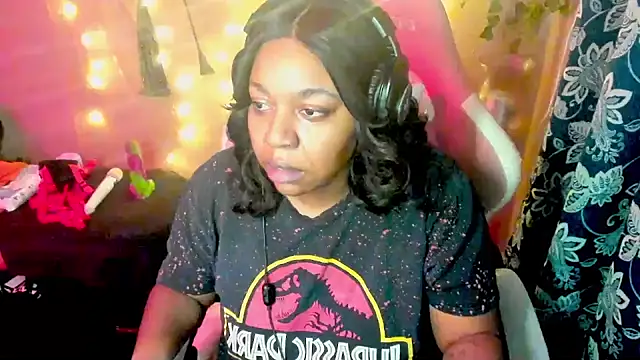 Snapshot of Goddess_MercedesRedd chatting on April 22, 1:29 pm Goddess MercedesRedd online show from April 22, 1:29 pm