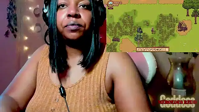 Snapshot of Goddess_MercedesRedd chatting on June 15, 2:17 pm Goddess MercedesRedd online show from June 15, 2:17 pm