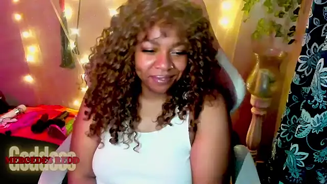 Snapshot of Goddess_MercedesRedd chatting on May 22, 1:20 pm Goddess MercedesRedd online show from May 22, 1:20 pm