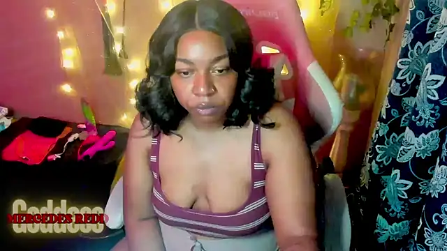 Snapshot of Goddess_MercedesRedd chatting on May 8, 1:15 pm Goddess MercedesRedd online show from May 8, 1:15 pm