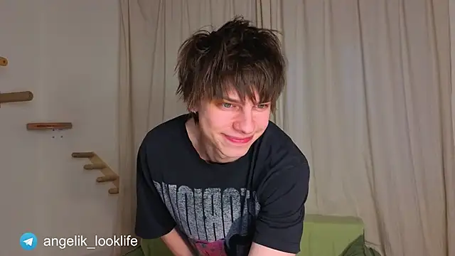 look angelic online show from March 13, 4:06 am