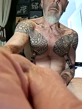 XXX666HEIL online show from April 7, 10:06 am