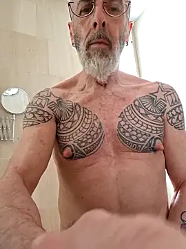 XXX666HEIL online show from March 26, 11:30 am
