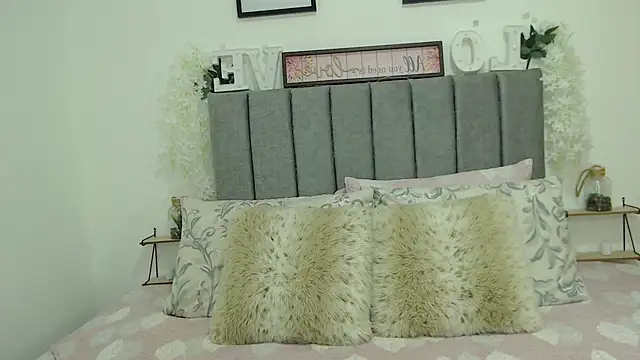 OliviaValentti online show from March 28, 2:23 am