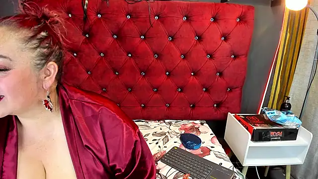 Sarah  Moonx online show from April 30, 6:59 pm