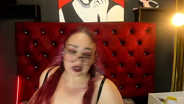 Sarah  Moonx online show from April 16, 7:03 pm