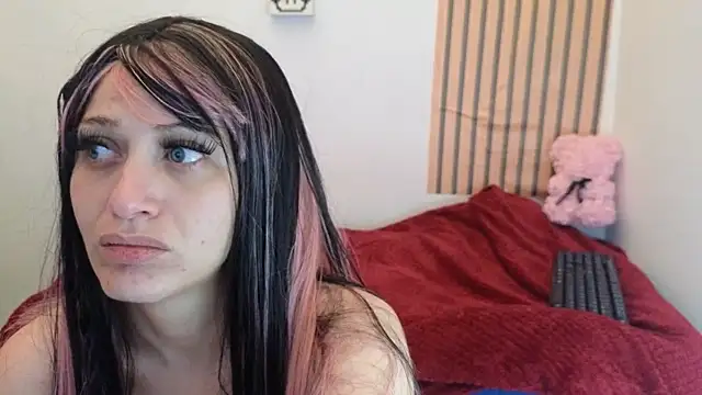 Caroline hernandes online show from April 8, 2:18 pm