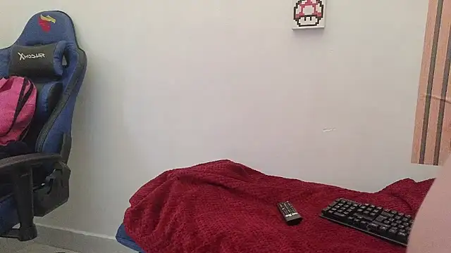 Caroline hernandes online show from April 14, 1:27 pm