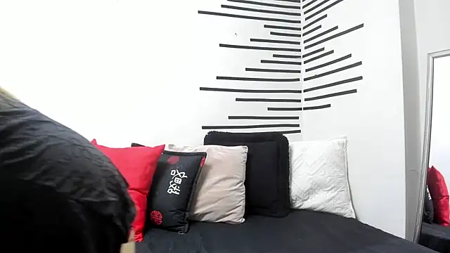 KahiaSmith online show from March 25, 12:48 pm