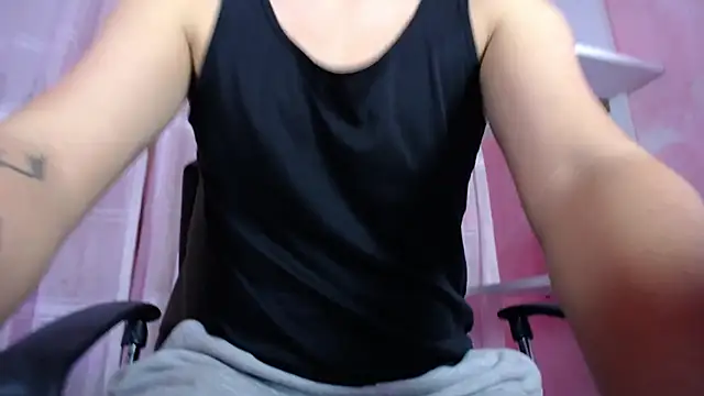 Snapshot of Matteo_Hun chatting on March 4, 12:13 pm Matteo Hun online show from March 4, 12:13 pm