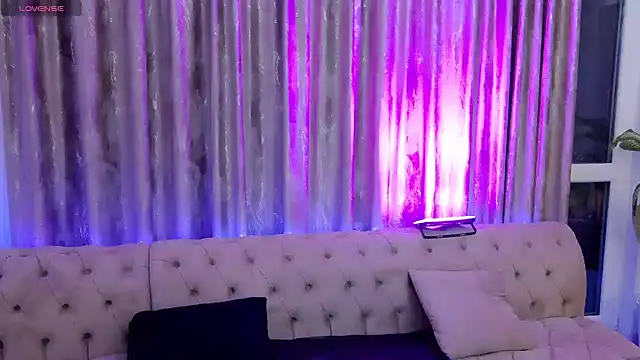 NataliePierce online show from May 1, 8:58 pm