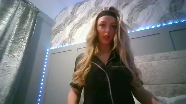 LusciousLailax online show from March 3, 10:28 pm