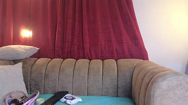 ahnaysexx online show from April 8, 9:49 pm