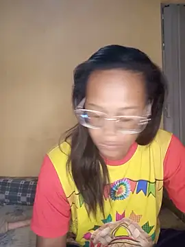 Snapshot of Sraveneno chatting on June 7, 10:09 am Sraveneno online show from June 7, 10:09 am
