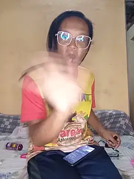 Snapshot of Sraveneno chatting on June 8, 9:21 am Sraveneno online show from June 8, 9:21 am
