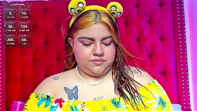 Snapshot of SunnyHoney_ chatting on June 17, 12:37 pm SunnyHoney online show from June 17, 12:37 pm