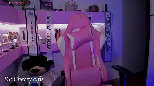 CherrySeraphine1 online show from April 14, 6:51 am