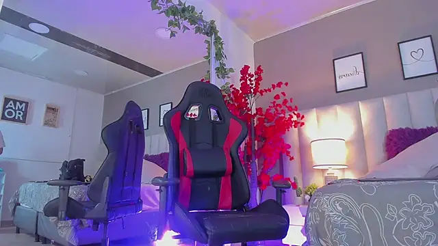 Kiara Kismet  online show from April 21, 1:42 am