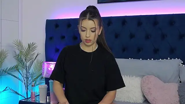 VenusSinclairr online show from April 17, 11:40 pm