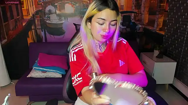 Tamaraa velez online show from March 15, 1:18 pm