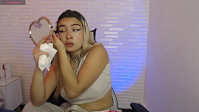 Tamaraa velez online show from March 13, 9:31 pm