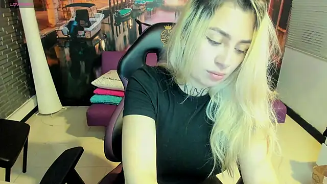 Tamaraa velez online show from March 26, 9:24 pm