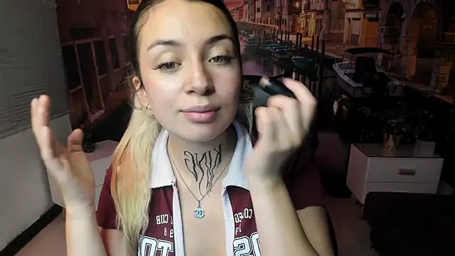 Tamaraa velez online show from April 8, 9:05 pm