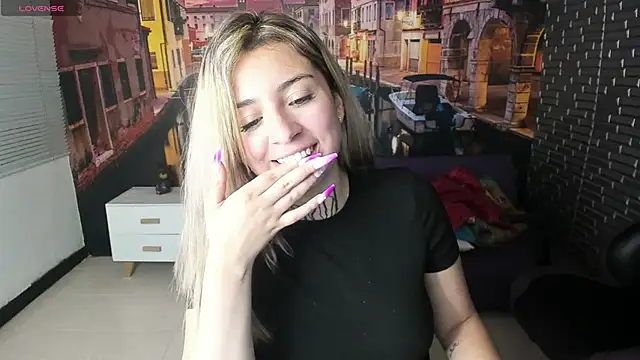 Tamaraa velez online show from April 17, 10:01 pm