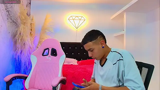 Ariatna Andy online show from March 28, 8:43 pm