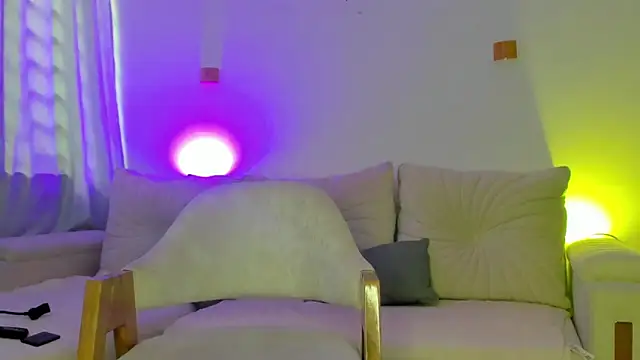 ALEJA R01 online show from March 12, 8:13 pm