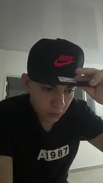 yan oficiall online show from March 4, 2:19 am