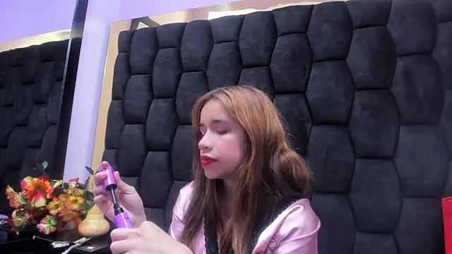 ZoeBarbiee online show from April 9, 2:35 am