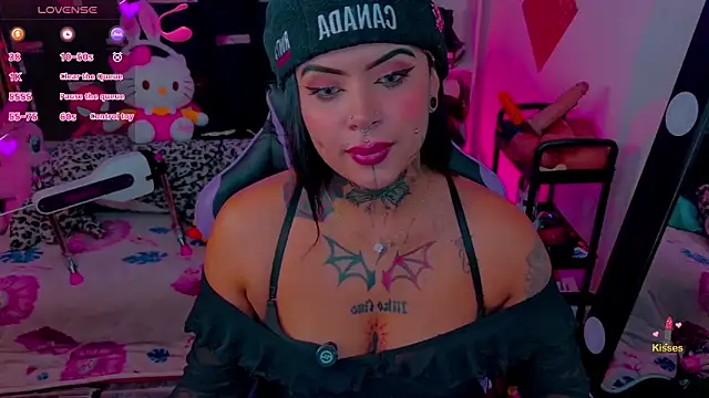 LauriInk1 online show from June 11, 2:11 am
