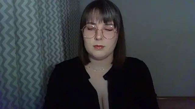 ClaraHard online show from March 6, 5:30 pm