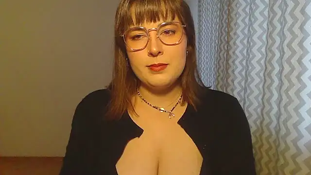 ClaraHard online show from June 17, 5:56 pm
