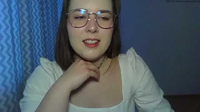 Snapshot of ClaraHard chatting on May 10, 5:15 pm ClaraHard online show from May 10, 5:15 pm