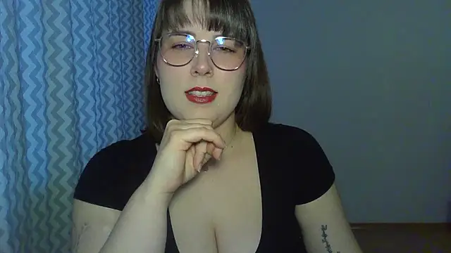 ClaraHard online show from April 13, 4:55 pm