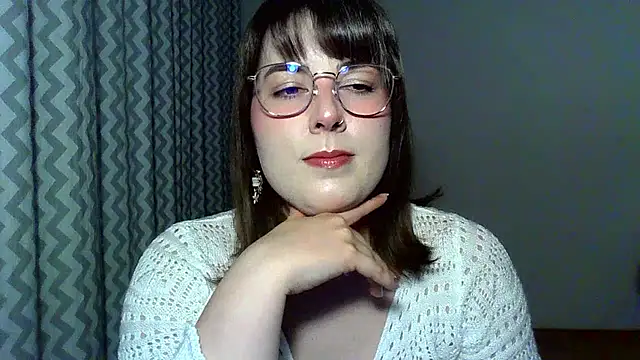 ClaraHard online show from July 6, 7:05 pm