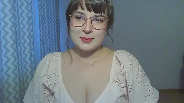 Snapshot of ClaraHard chatting on June 10, 5:47 pm ClaraHard online show from June 10, 5:47 pm