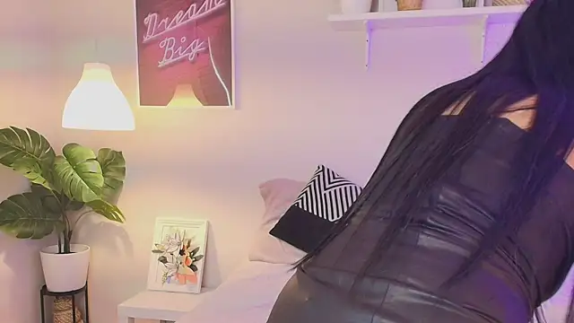 Snapshot of Jade-Naughty chatting on April 28, 8:02 pm Jade-Naughty online show from April 28, 8:02 pm