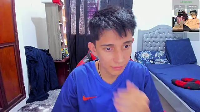 Snapshot of gomitaboy1 chatting on May 15, 7:34 pm gomitaboy1 online show from May 15, 7:34 pm