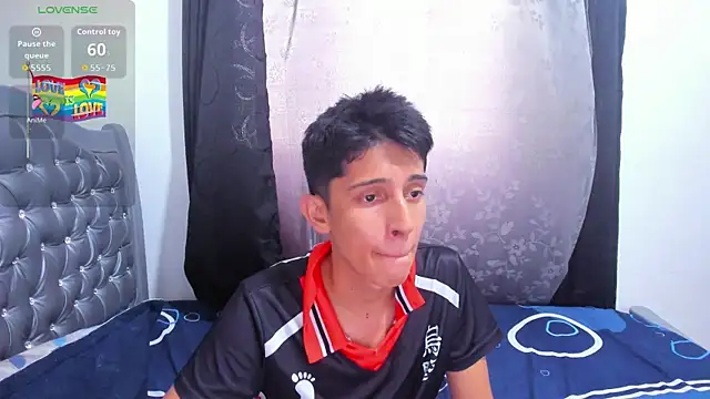 gomitaboy1 online show from March 19, 7:25 pm